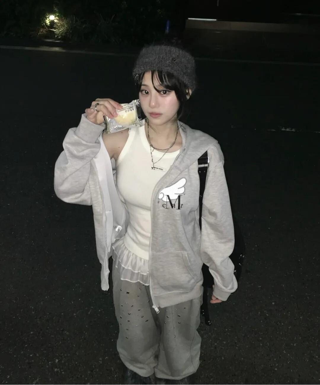 【OWN】Mucent 連帽 外套 翅膀 經典 棉質 寬鬆 拉鍊 男女通用 黑色 灰色