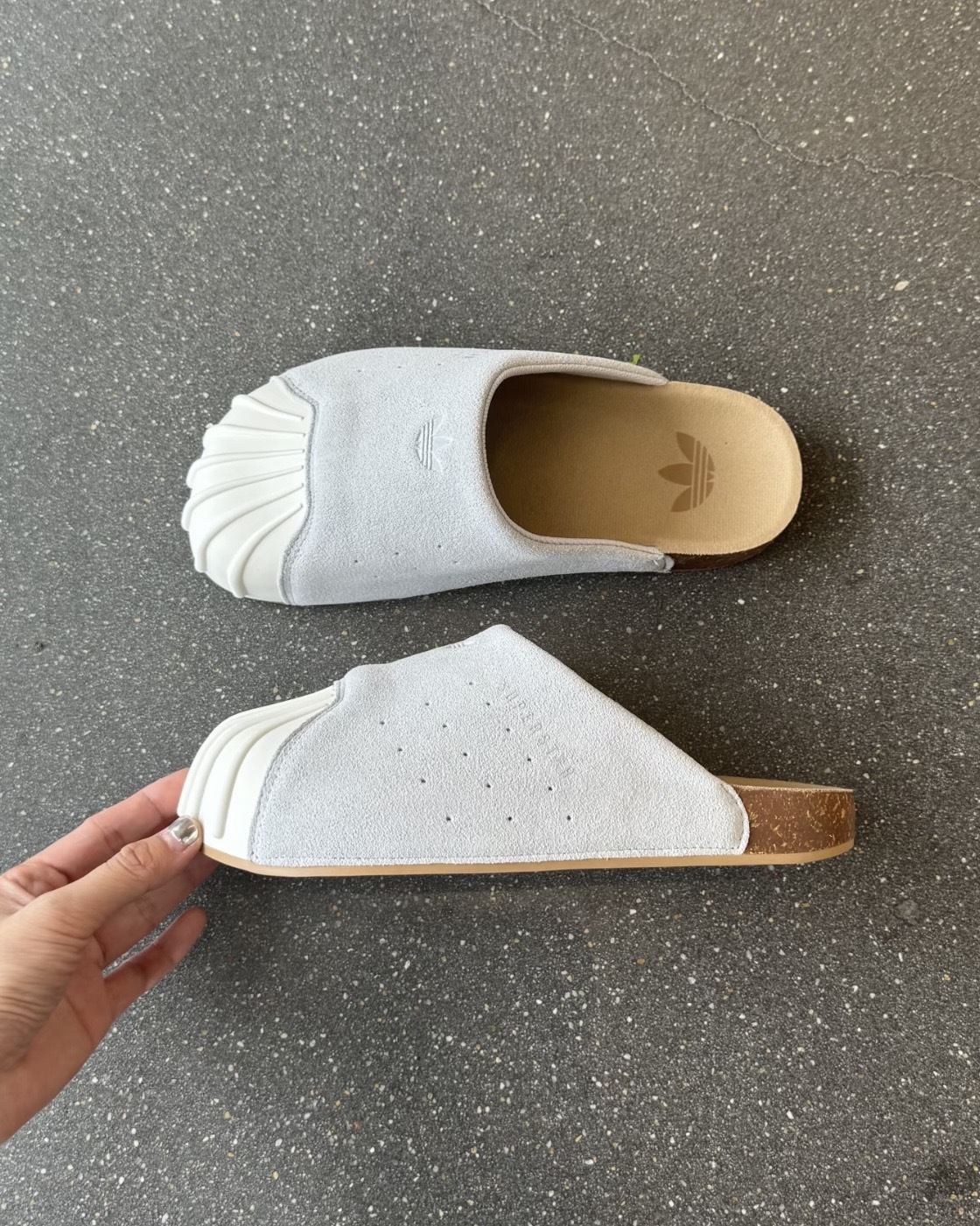 ADIDAS ADIMULE SUPERSTAR 灰奶油 灰白 淺灰 麂皮 穆勒鞋 包頭拖鞋 懶人鞋 半拖鞋 男女鞋 LC0422 / 調貨