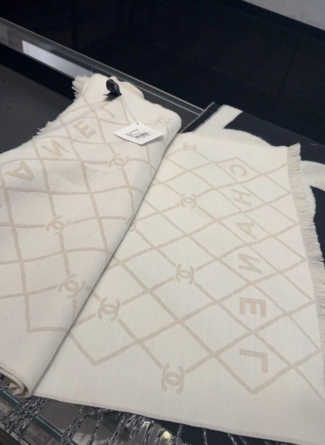 CHANEL ABH278 SCARF 48X188CM
