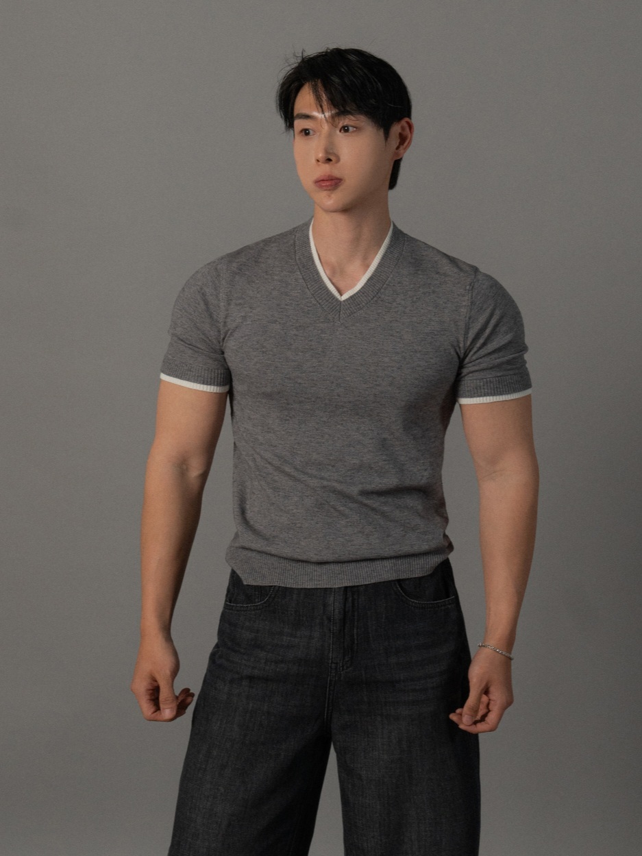 Layered Muscular Short-Sleeve Knit Sweater