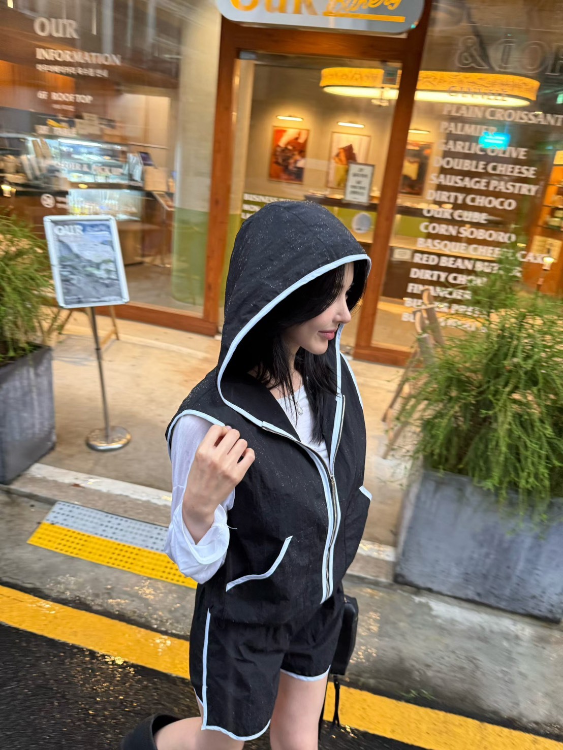 滾邊防潑水連帽馬甲+短褲SET