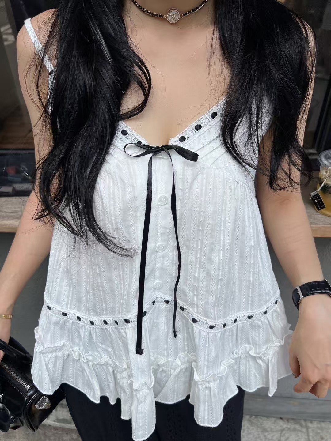 穿緞帶吊帶V棉麻背心