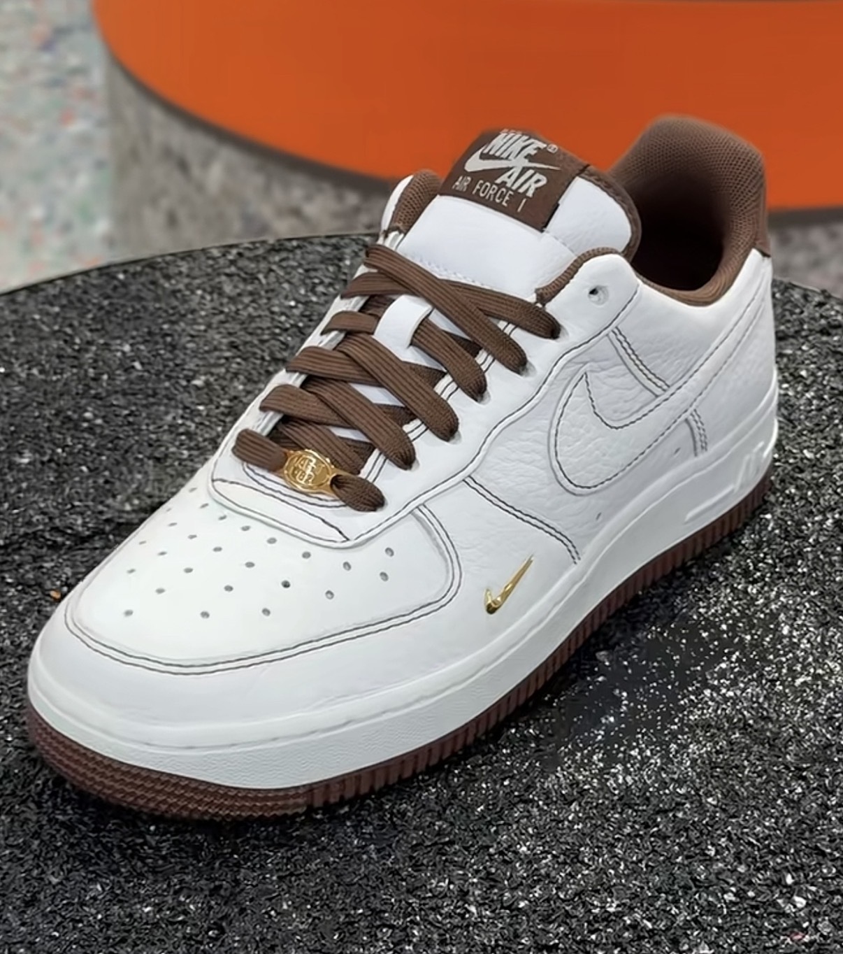 女鞋 NIKE W AIR FORCE 1 '07 MINI JEWEL 白咖 小勾 縫線 皮革 休閒鞋【IX5020-121】AF1 WAF1