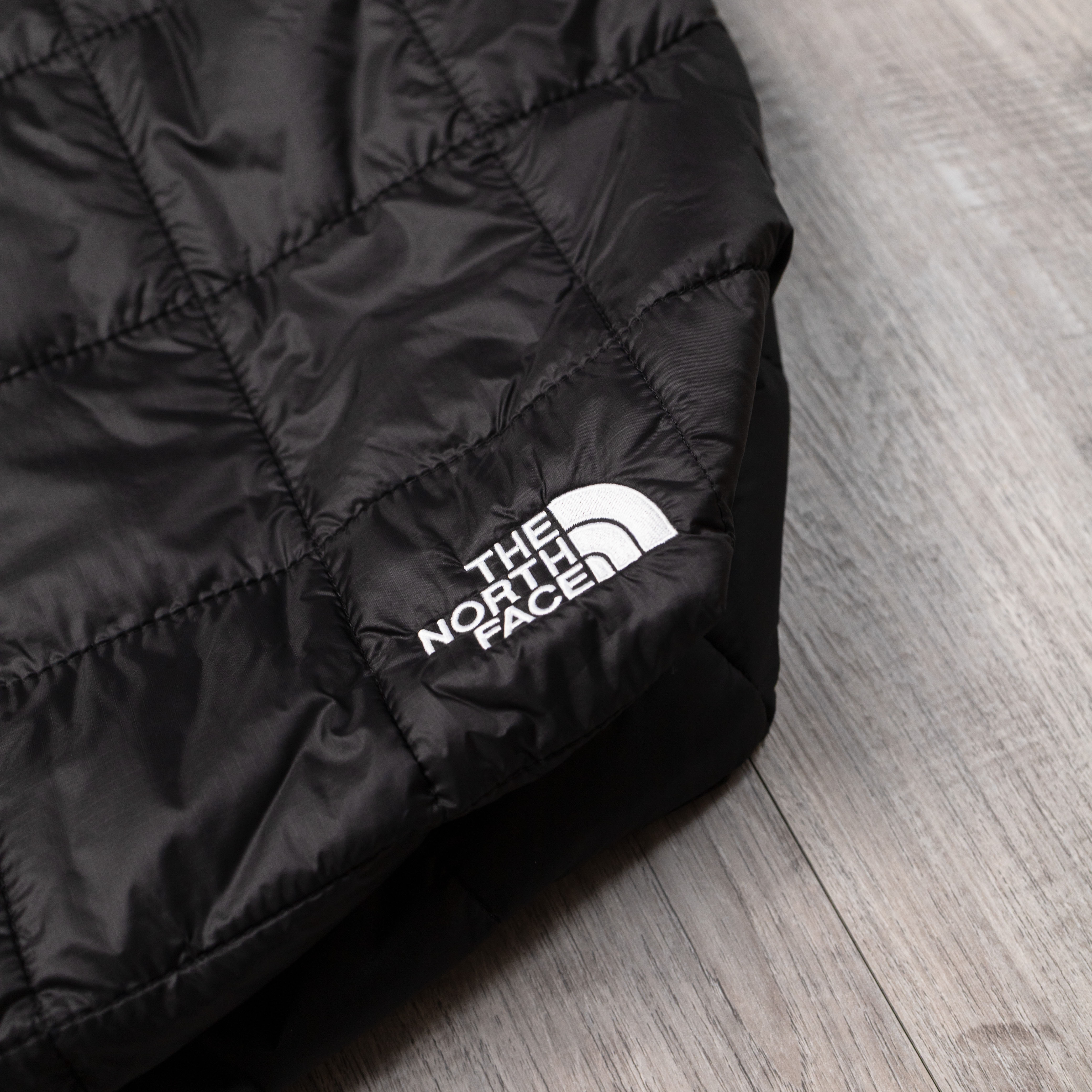 -(E5b02)-THE NORTH FACE PUFFY TOTE BAG 蓬鬆托特包 空氣包 摩卡棕(BOW)/黑色(JK3)-NF0A8F5K