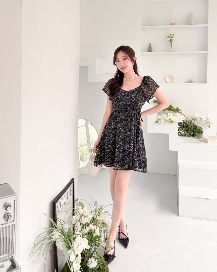 LINA LINA午後甜茶滿版碎花格紋綁帶洋裝-唯美黑
