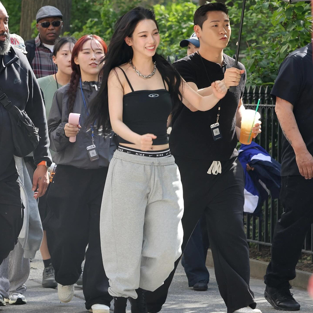 NIKE SPORTSWEAR 彈性 修身 Y2K感 平口 黑色 KARINA同款 (女款)