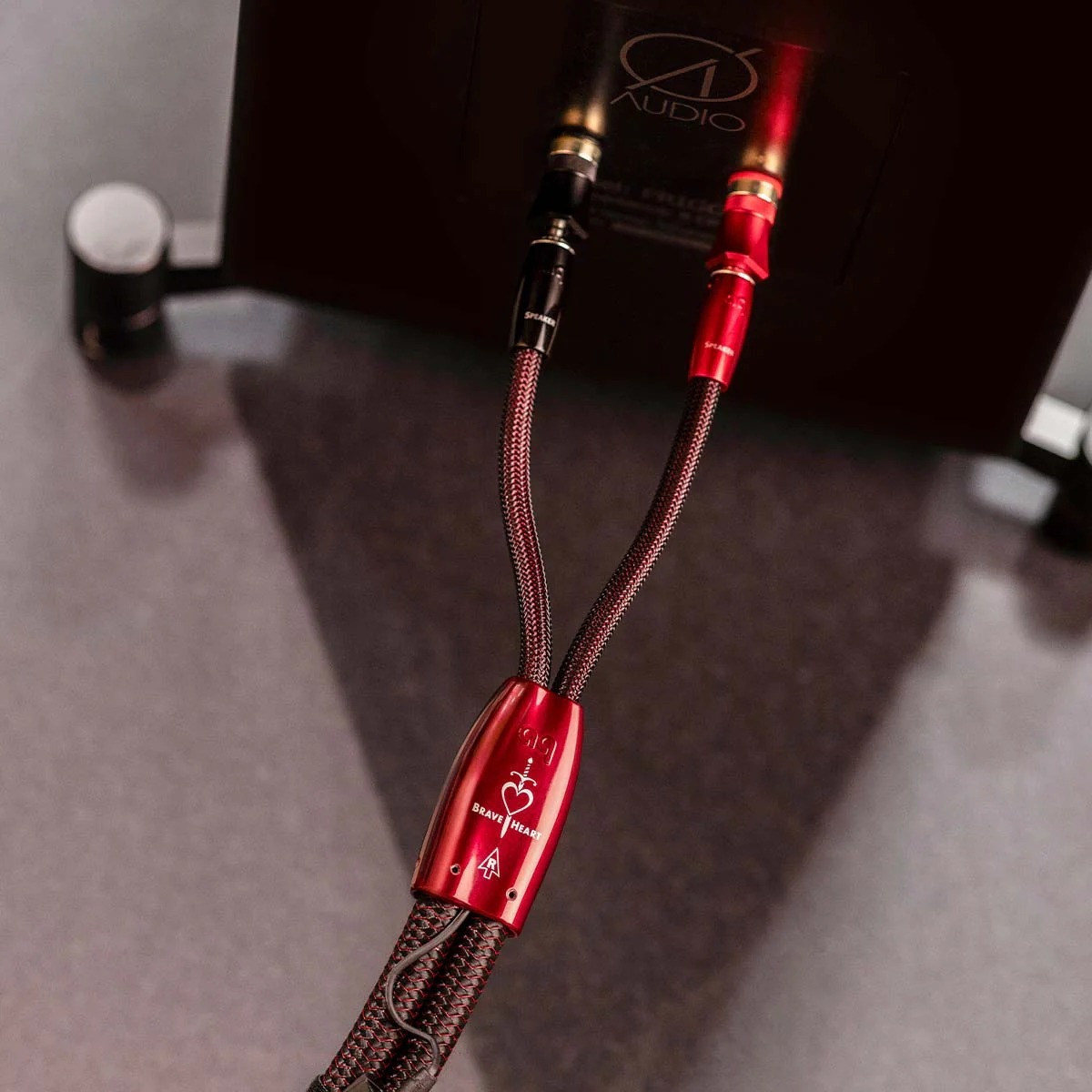 AudioQuest Brave Heart Speaker Cable 喇叭線 Beauty Shot Closeup 2