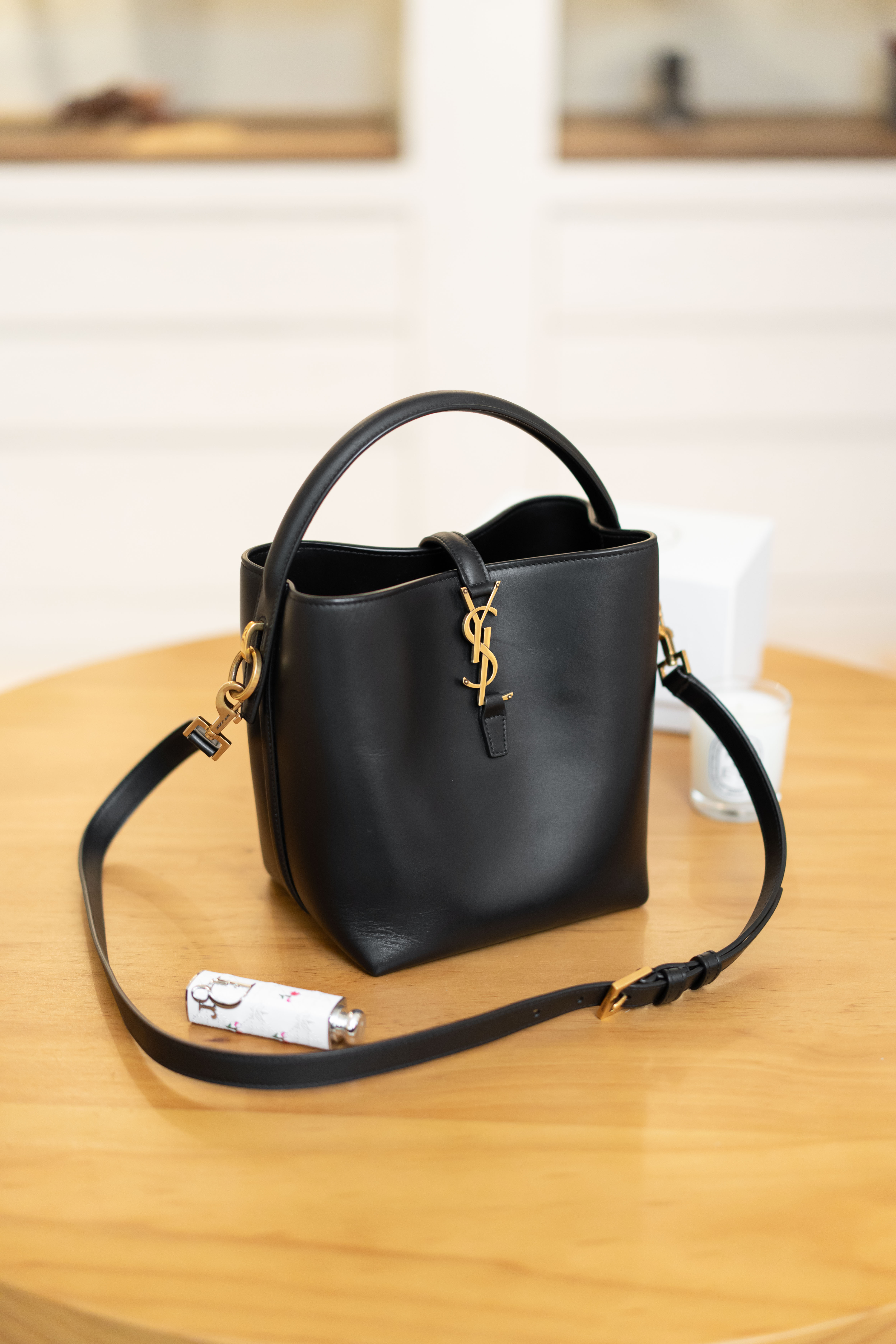 【二手全新閒置】Saint Laurent YSL Le 37亮面皮革手袋 黑色