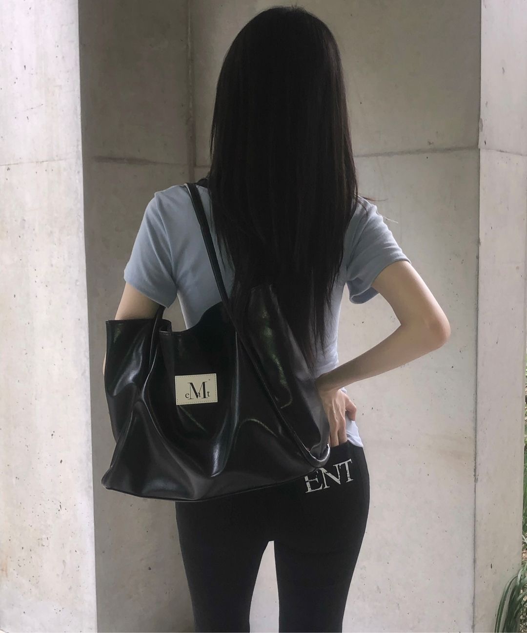【7/10 - 7/12周末優惠】【預購】韓國代購 MUCENT 標誌性 Griek Leather Shoulder Bag 經典 皮革感 大容量 托特包