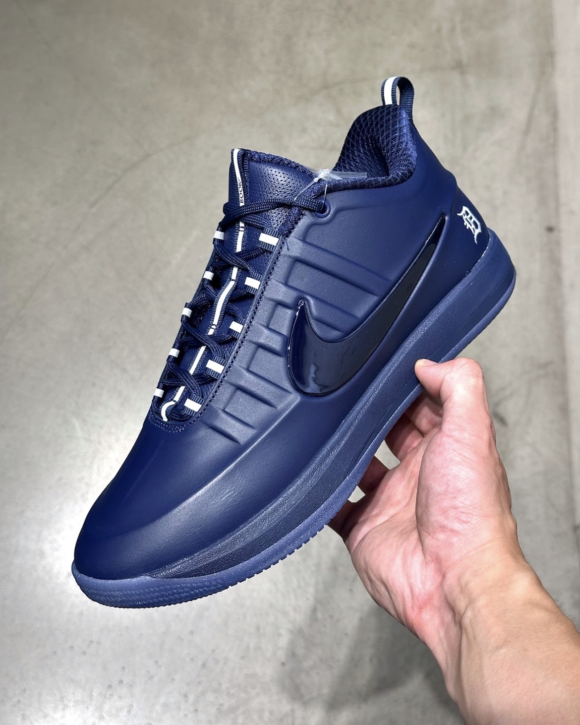 【逢甲 FUZZY】Nike Book 2 EP "Detroit Tigers" 底特律 深藍 IM4668-400