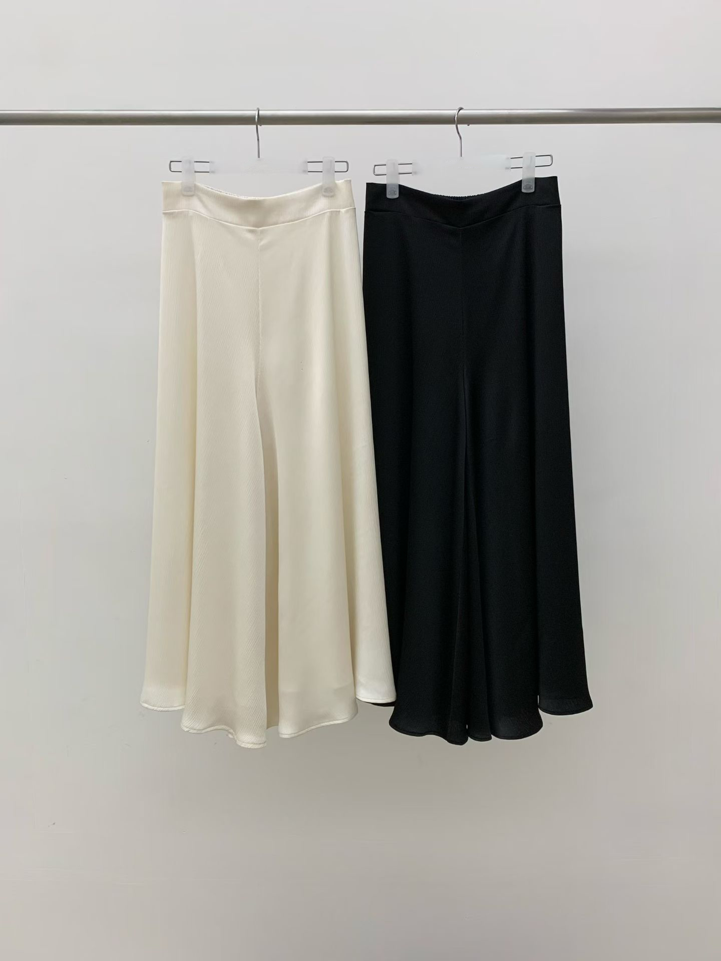 LV2608 Satin Skirt Pants