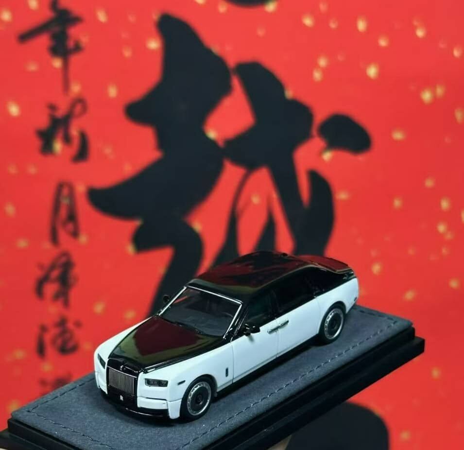 預訂:1/64 Banana Model Rolls-Royce Phantom VIII Black/ White (BMRRPBKW )