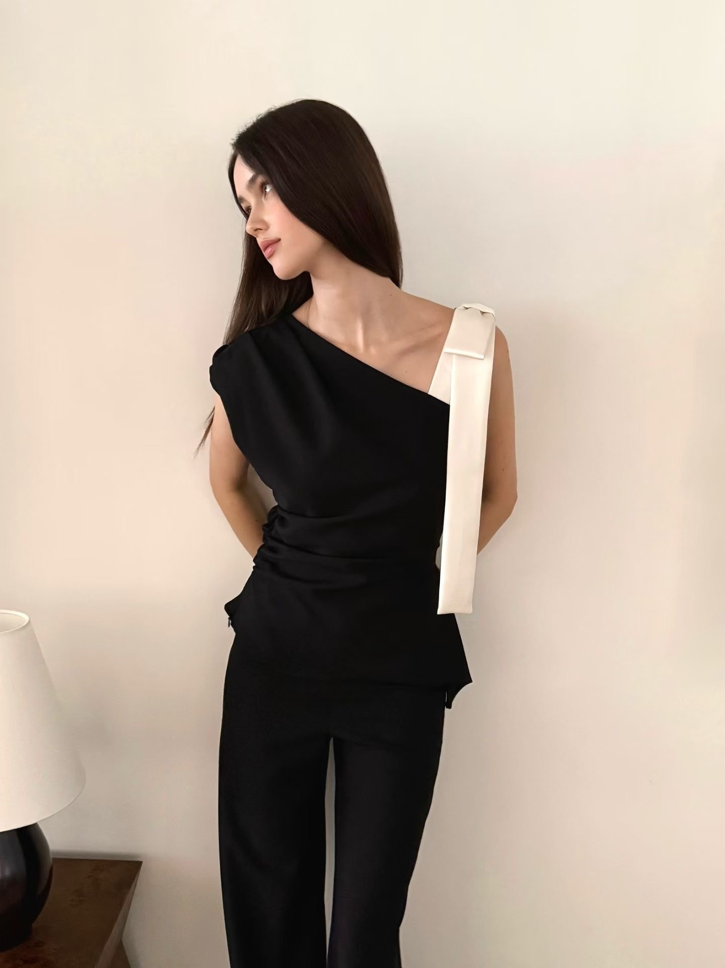 LV2615 One-shoulder Satin Ribbon Top