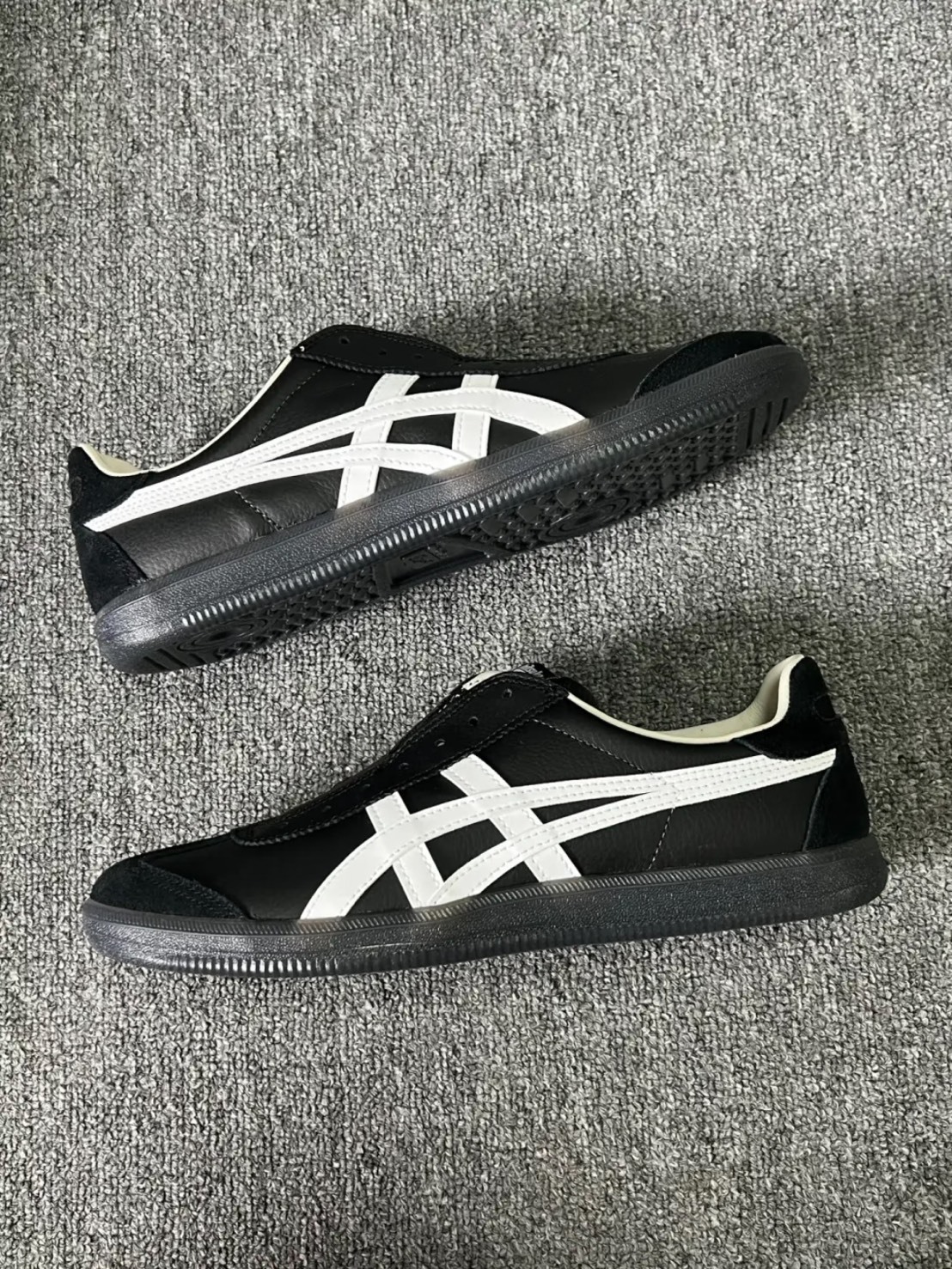 ONITSUKA TIGER 鬼塚虎 TOKUTEN SLIP-ON 皮革 全黑 一腳蹬 德訓鞋 懶人鞋