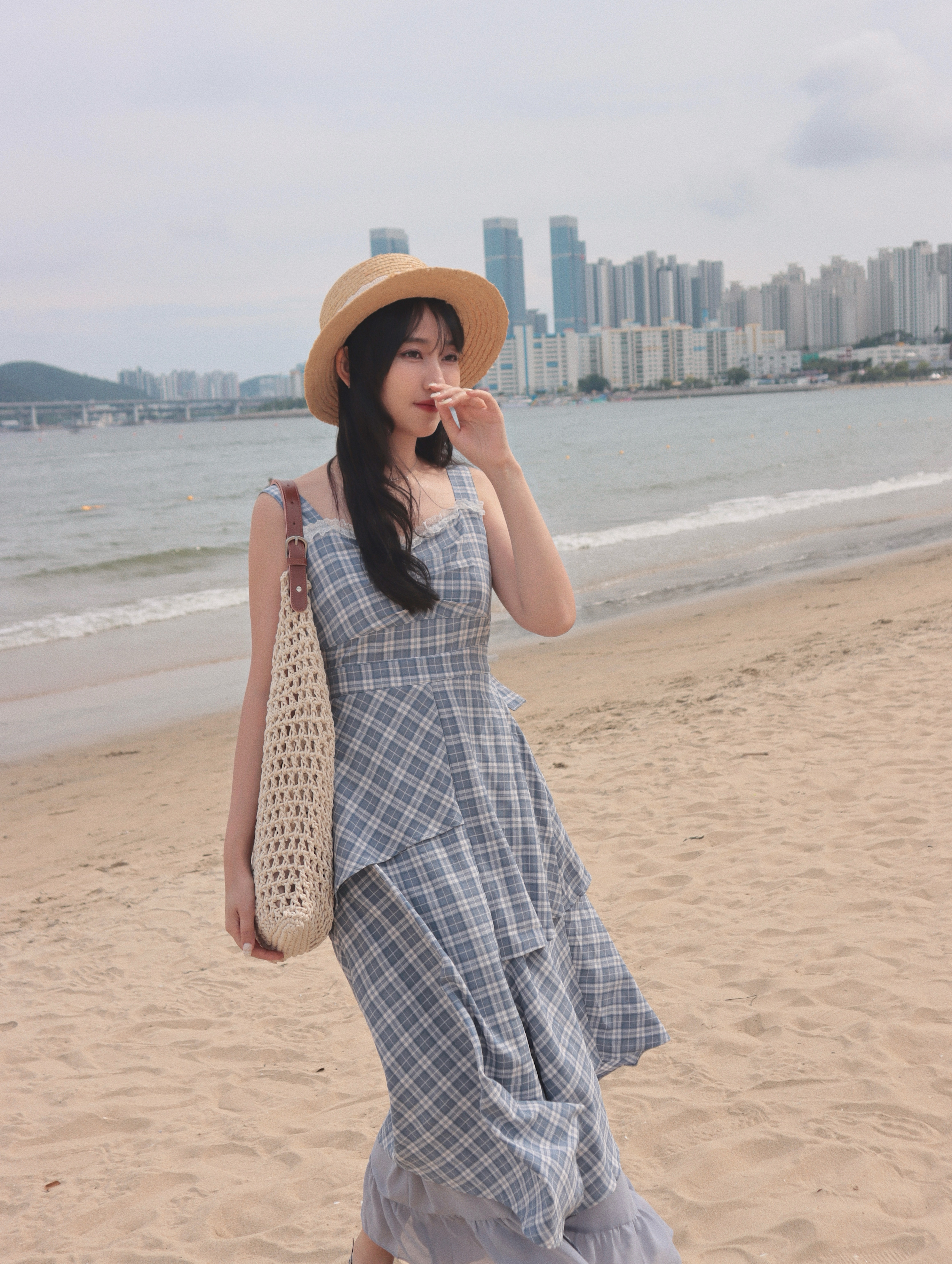 26E203 西西里海邊 蕾絲滾邊多不規則格紋拼接吊帶洋裝