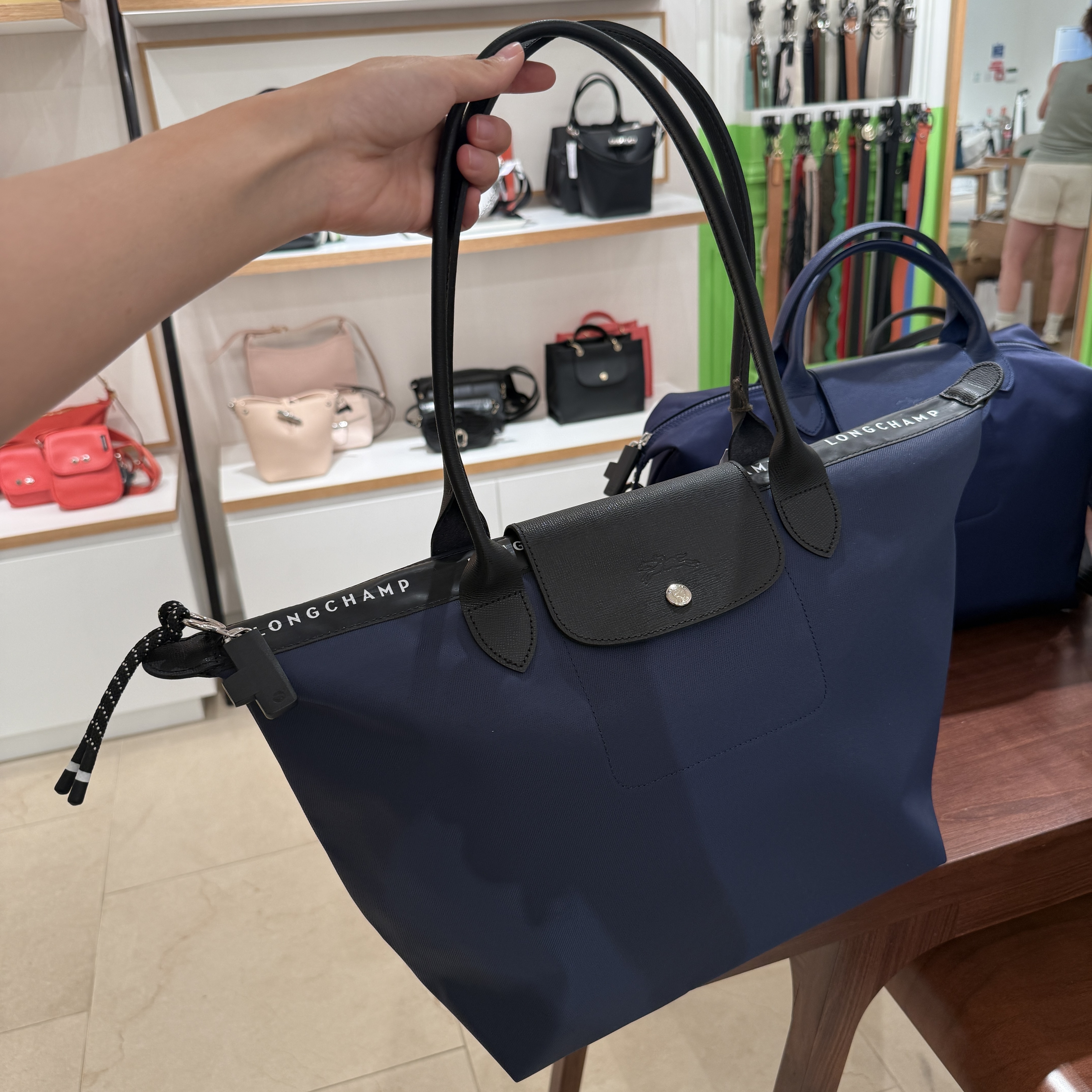 Longchamp energy tote size L navy