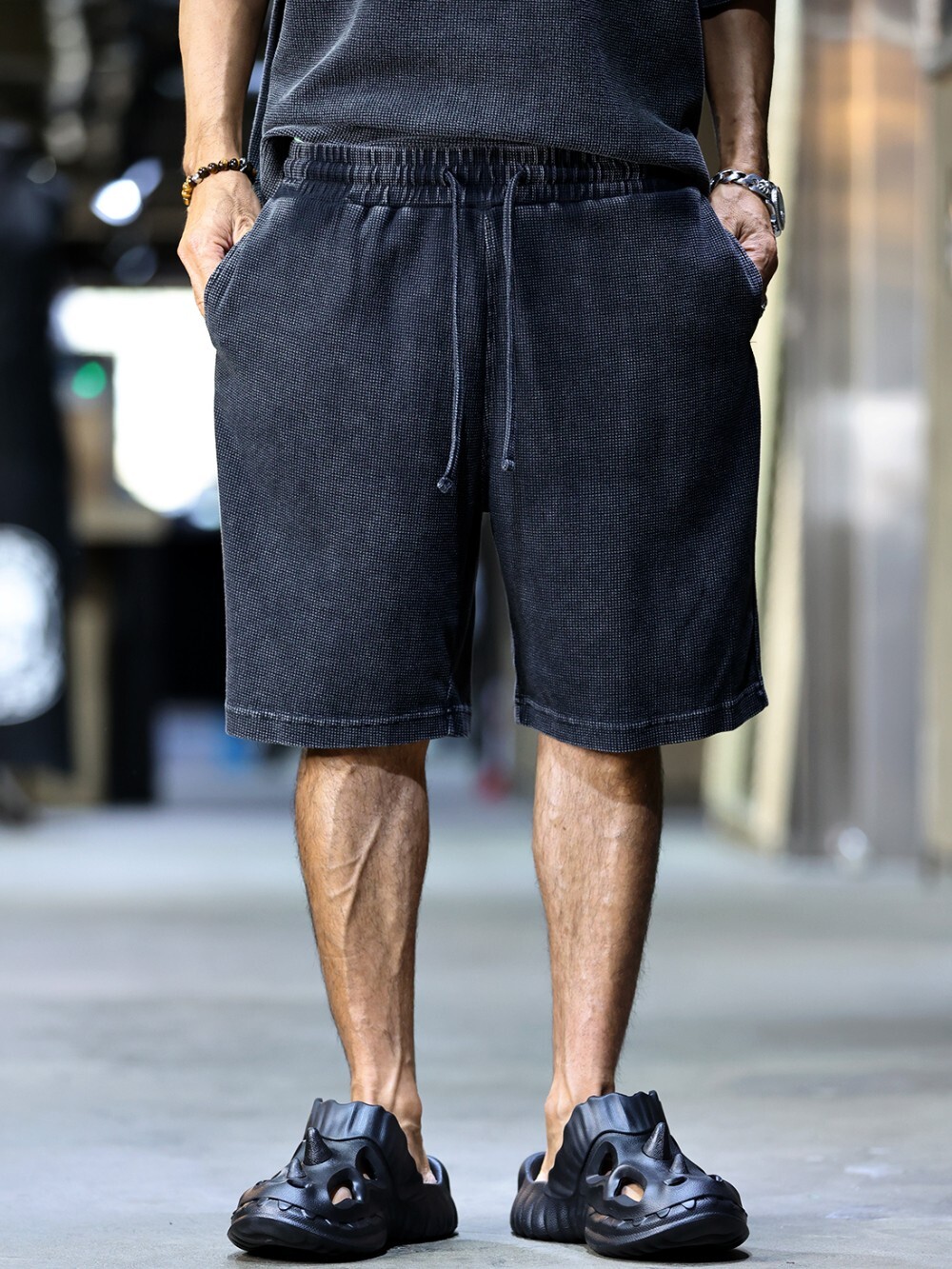 Loose-fitting waffle-knit washed shorts