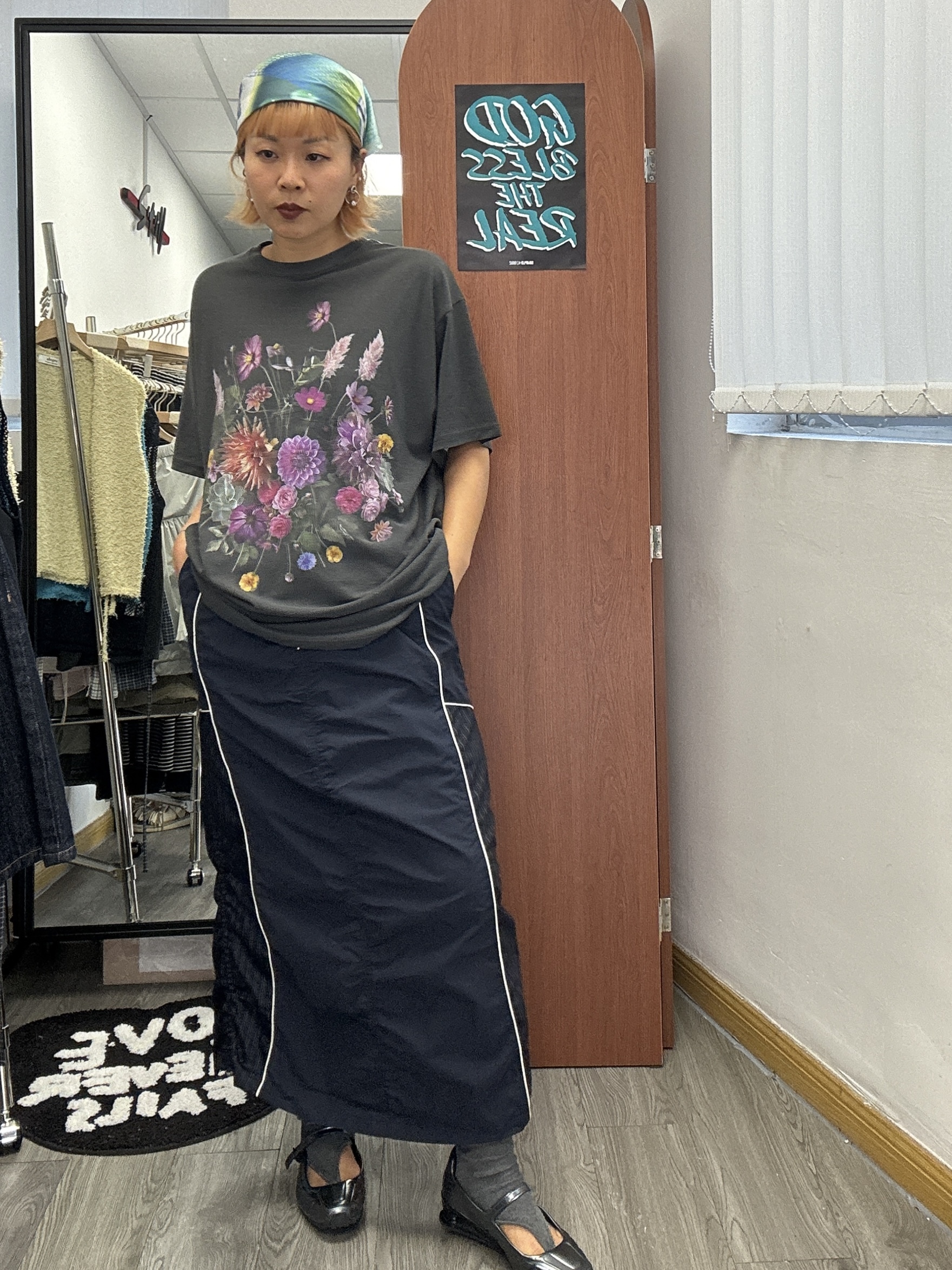 爽料可束腳深藍半截裙