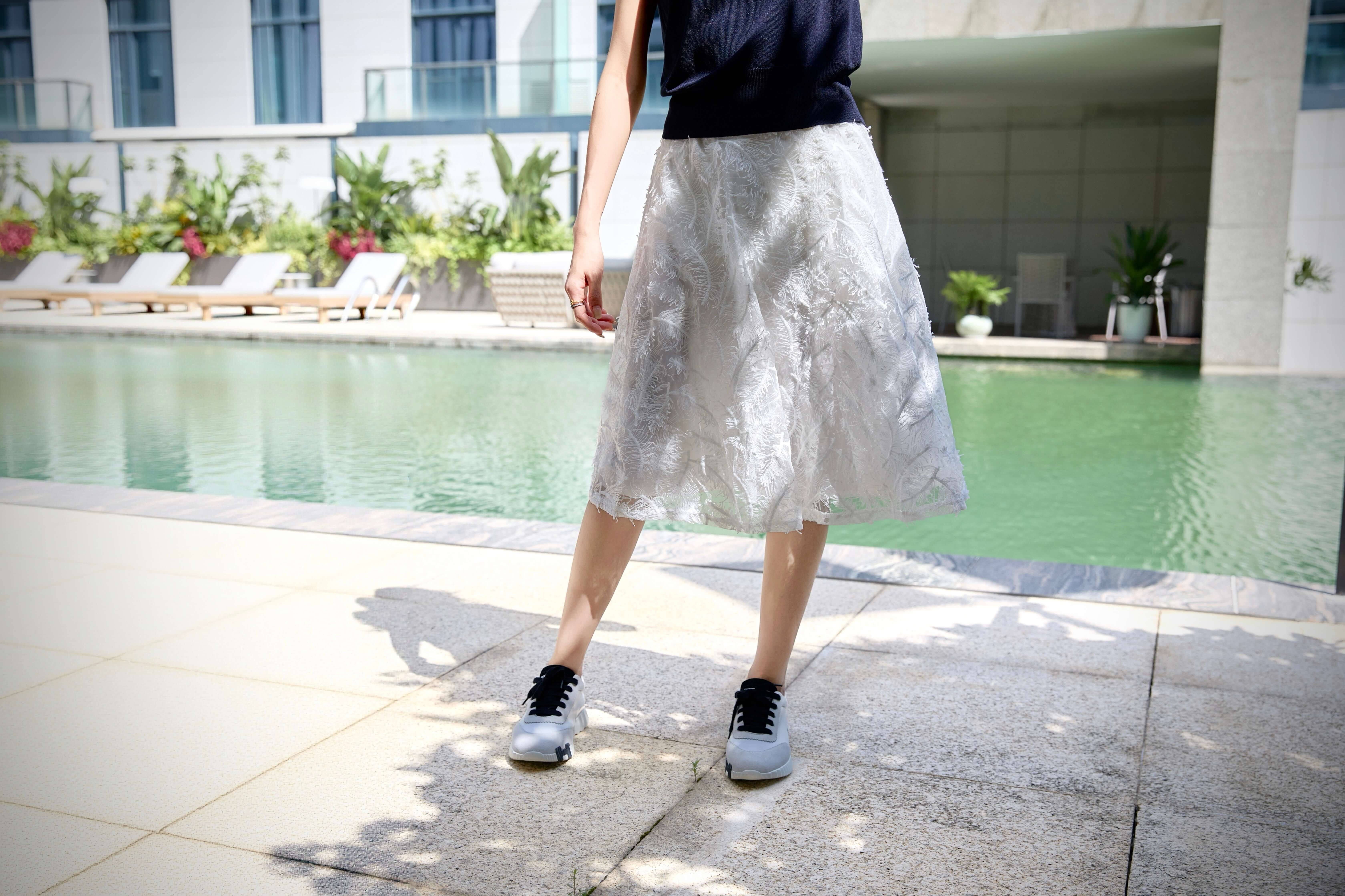 Sequins Embroidery Flare Midi Skit_SK267L17