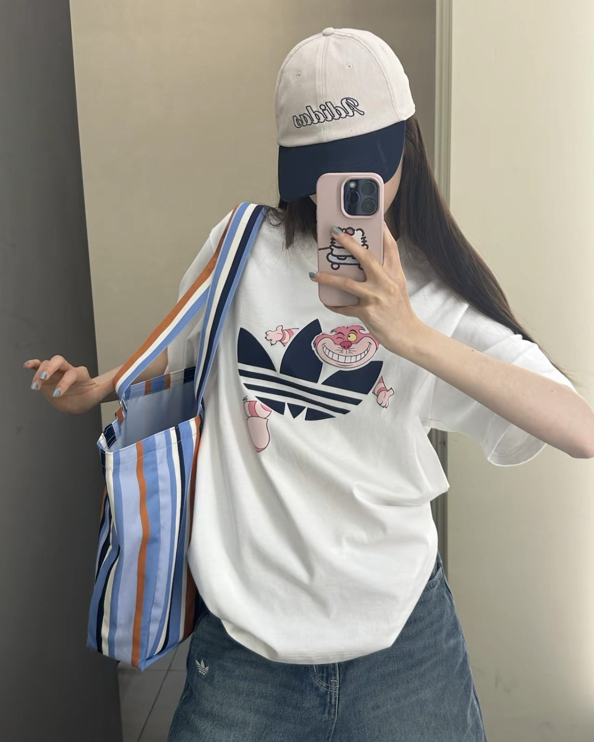 ADIDAS x DISNEY U TEE SS 柴郡貓 短袖上衣 落肩 愛麗絲的夢遊仙境 三葉草 印刷 迪士尼