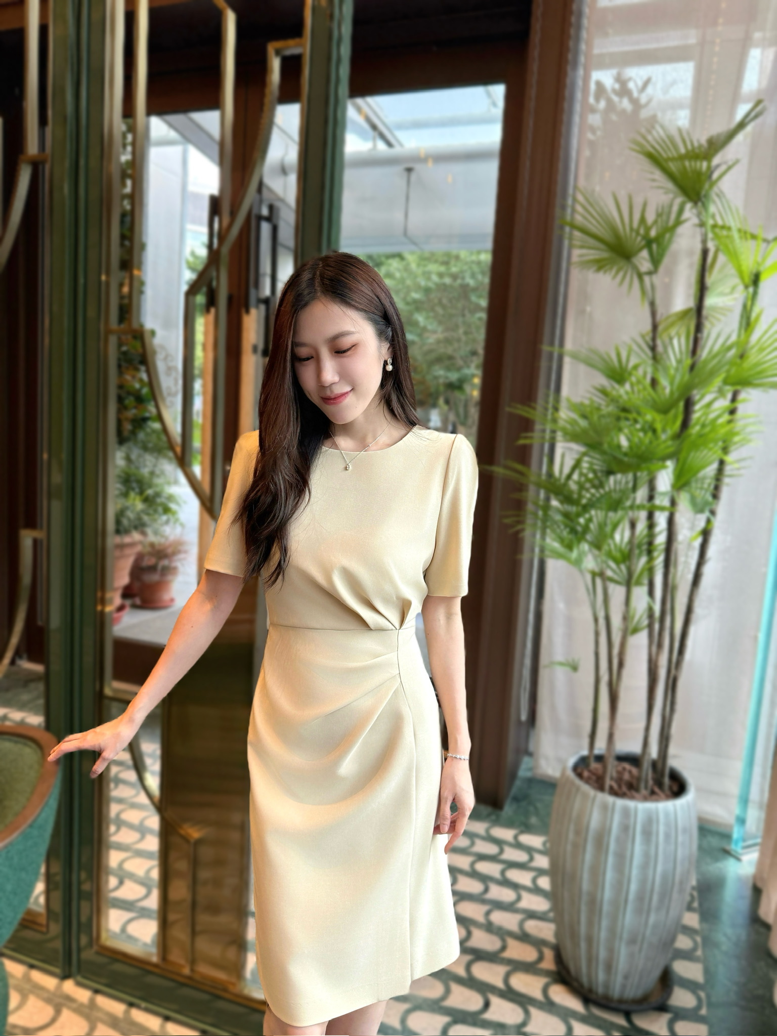 優雅側抓皺短袖合身洋