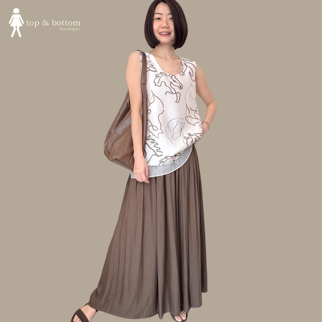SLEEVELESS SILKY SATIN PRINTED BLOUSE