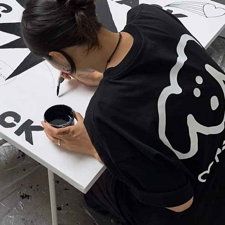 韓國 INAPSQUARE 黑白童趣塗鴉踢 PEACE DOG 黑