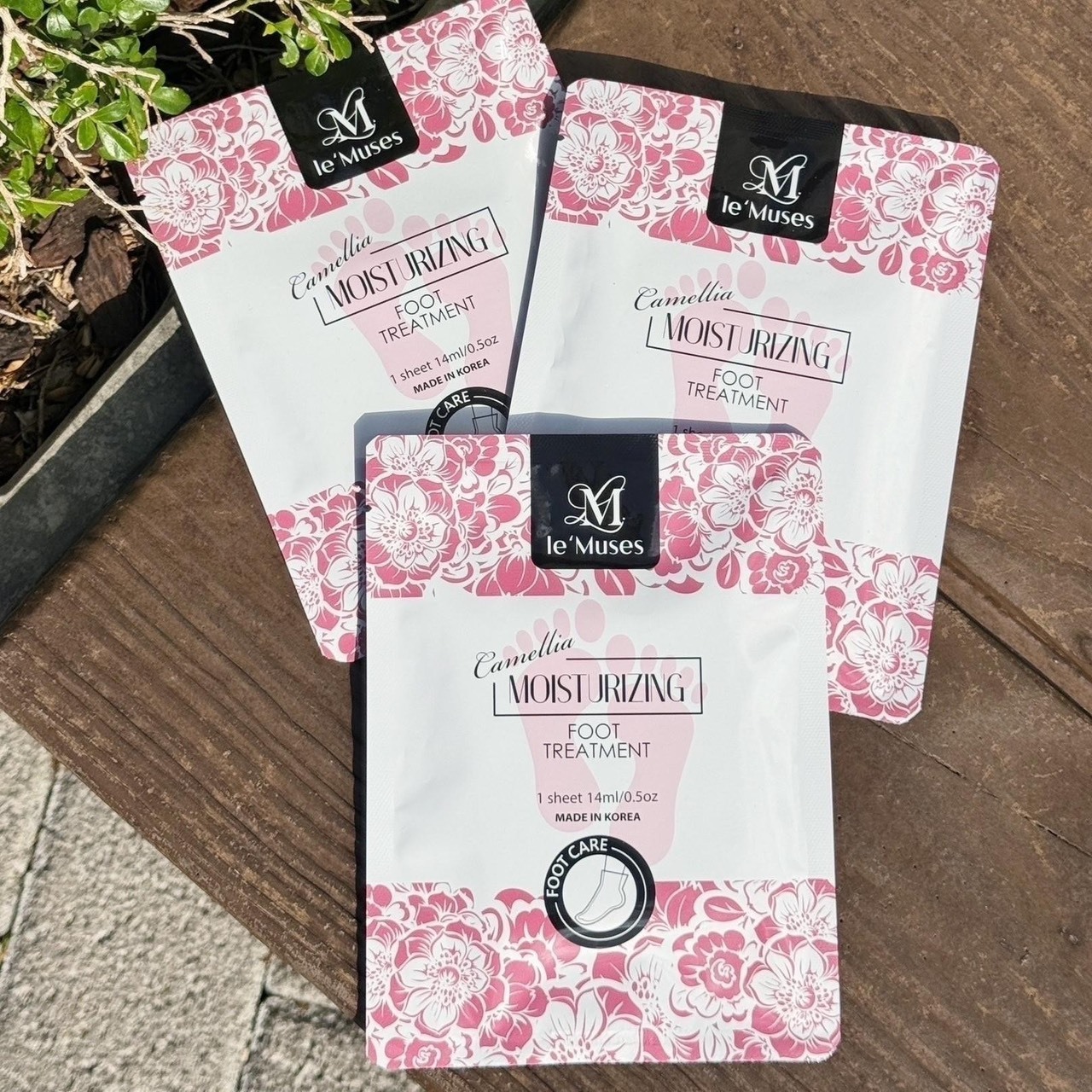 🇰🇷韓國製造 le’muses 煥膚去角質 雪松香氛保濕嫩足膜14ml/包 【5包一組】