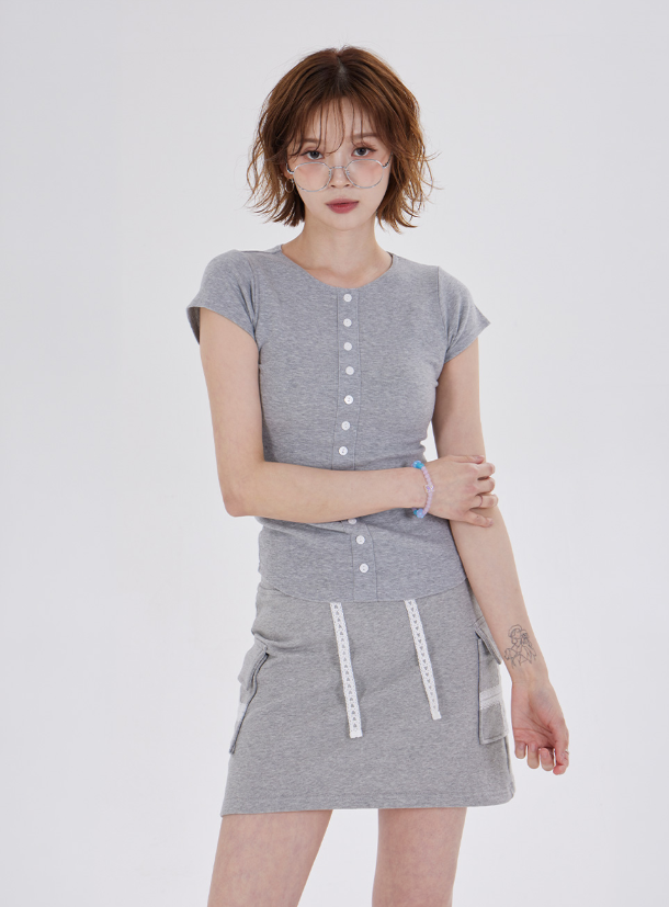 韓國代購 棒棒糖  BUTTON DETAIL CAP SLEEVES TOP