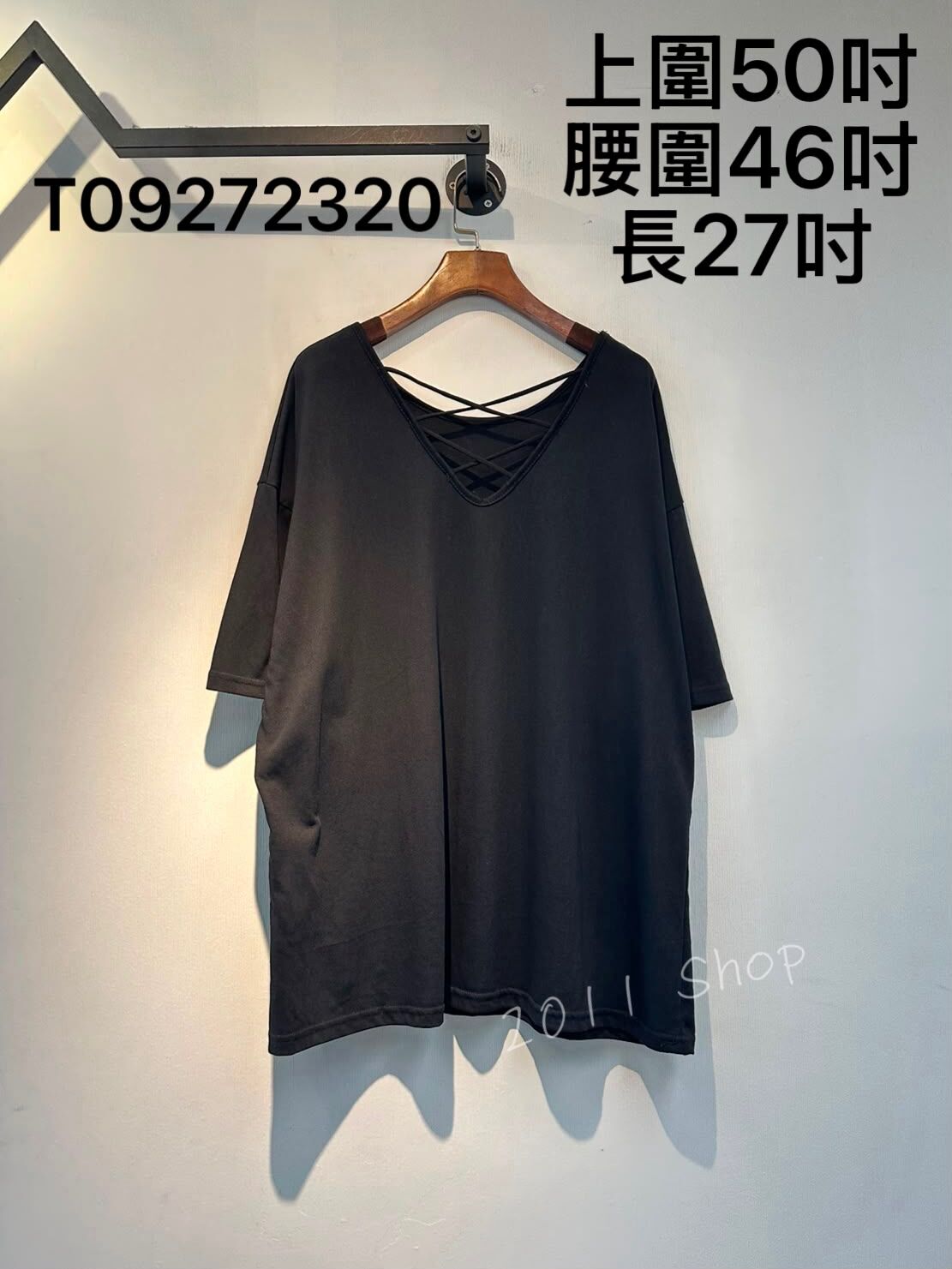 圓領英文字背面交叉中長款TOP  上圍50吋 腰圍46吋 長27吋  T09272320