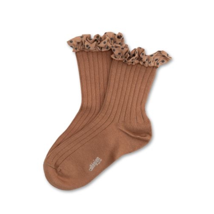 (預購) COLLEGIEN 點點荷葉邊低筒襪 Emilie - 326 Mocha Mousse 摩卡慕斯