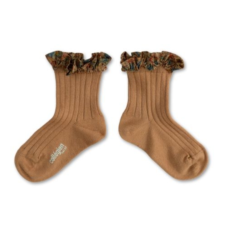 (預購) COLLEGIEN 荷葉花邊羅紋襪 Charlotte - 326 Mocha Mousse 摩卡慕斯