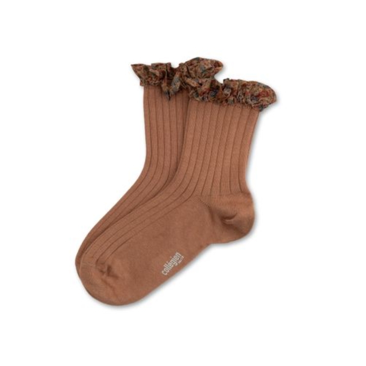 (預購) COLLEGIEN 荷葉花邊羅紋襪 Charlotte - 326 Mocha Mousse 摩卡慕斯