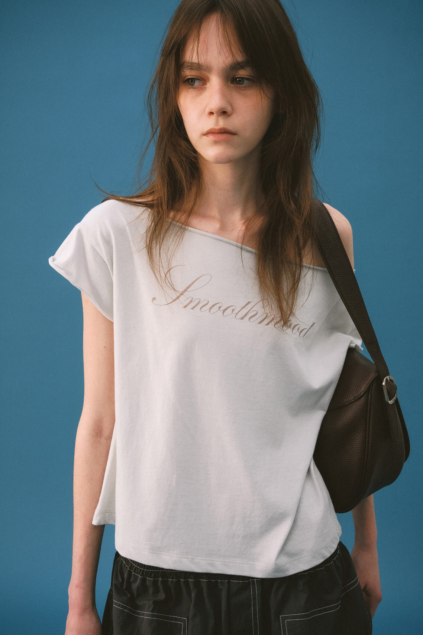 SMOOTHMOOD Lisz Off The Shoulder Tee
