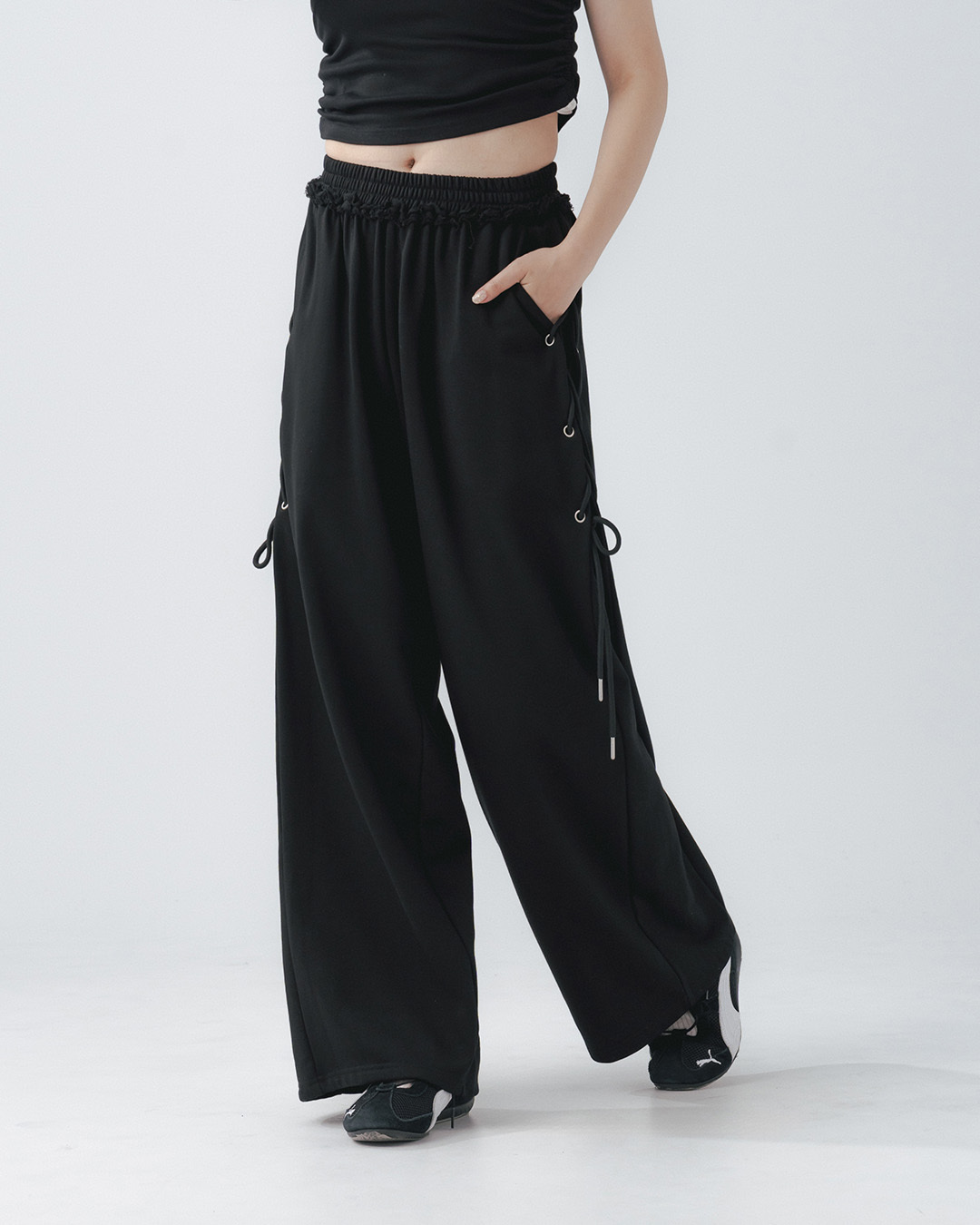 Side-cross strap design cotton pants, available in two colors.【04020588】in stock+pre-order