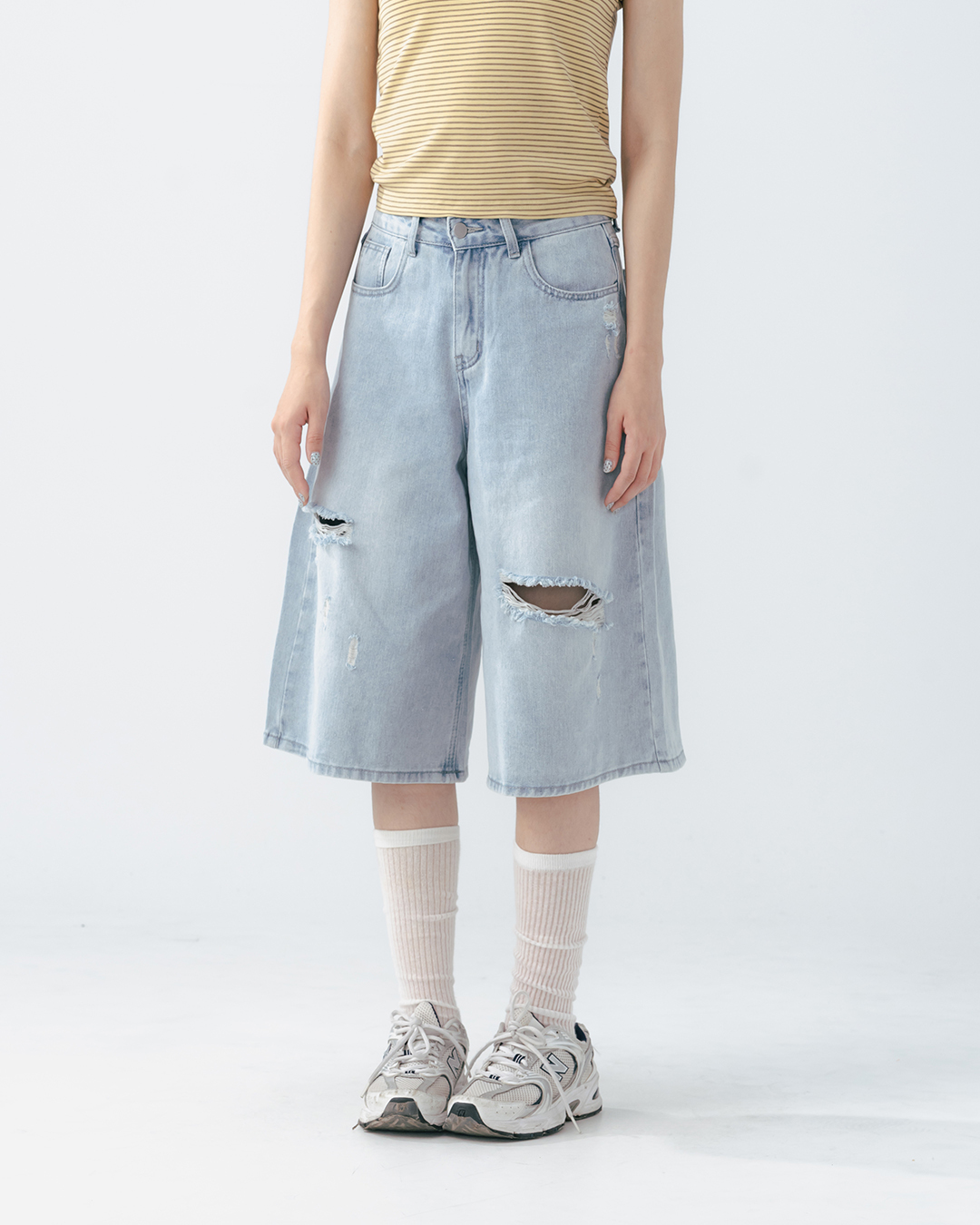 Washed and distressed low-rise denim shorts S/M/L【04120119】in stock+pre-order