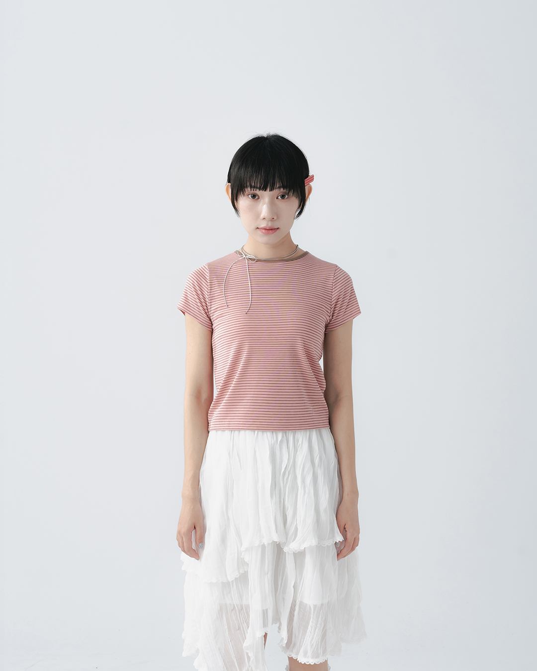Color-blocked striped cropped short-sleeved top with piping trim, available in four colors.【01099625】in stock+pre-order