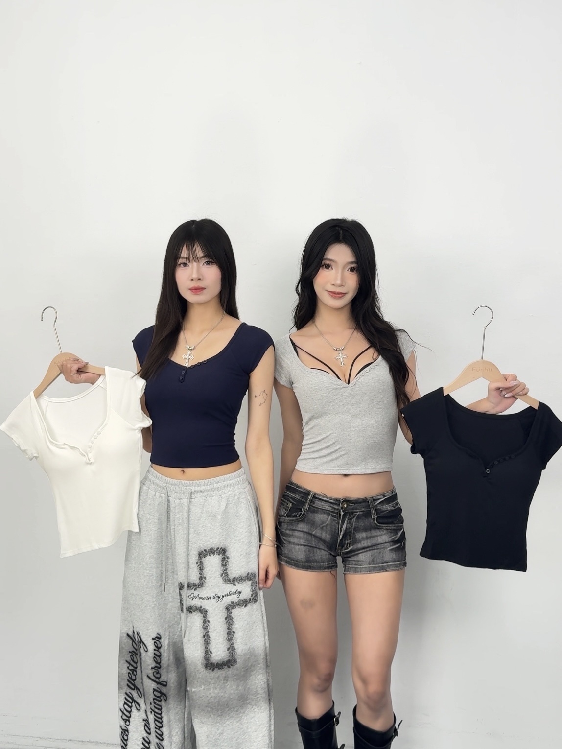 J21現貨彈性短版胸墊U領上衣