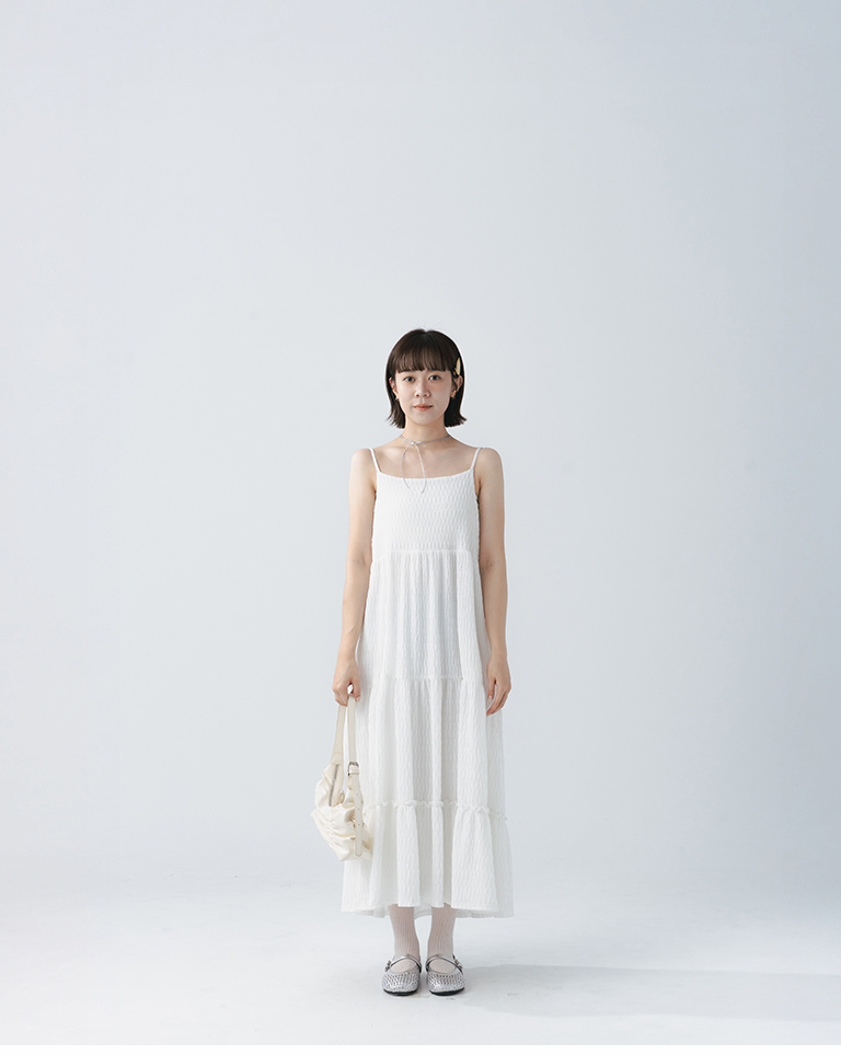 Multi-tiered, spaghetti-strap maxi dress, available in two colors.【01087249】in stock+pre-order