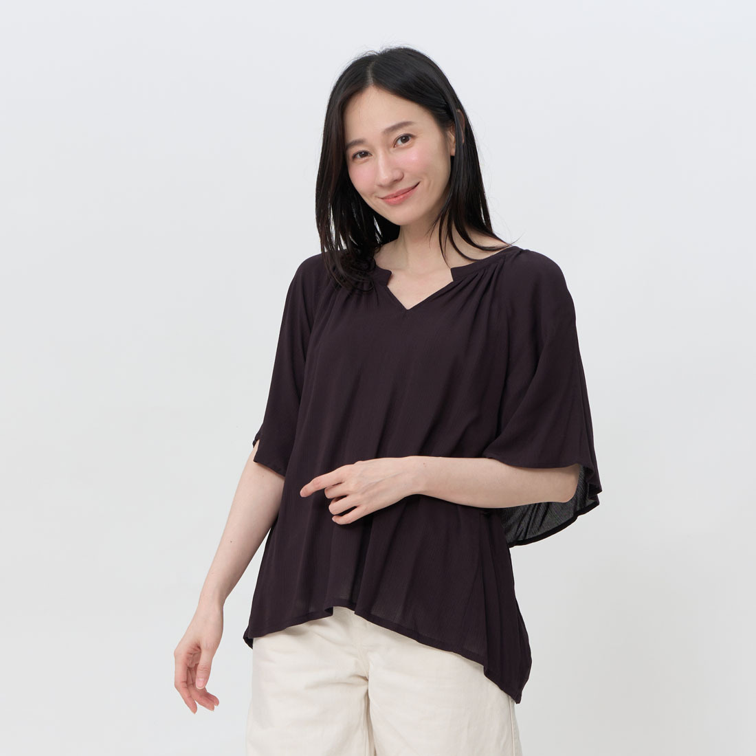 Selina小V領落肩手帕袖上衣/黑