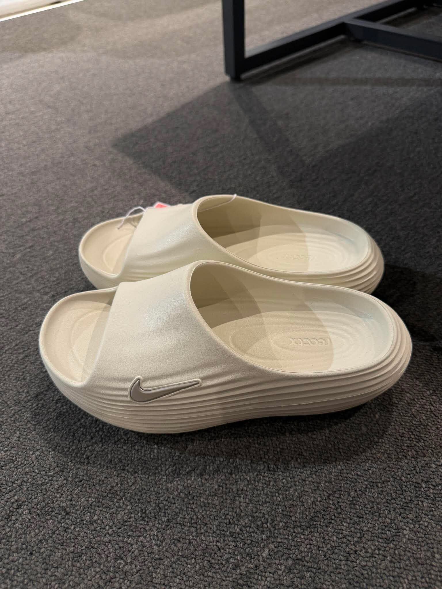 Nike ReactX Rejuven8 舒適百搭一字拖鞋 女款 米色HV4484-003