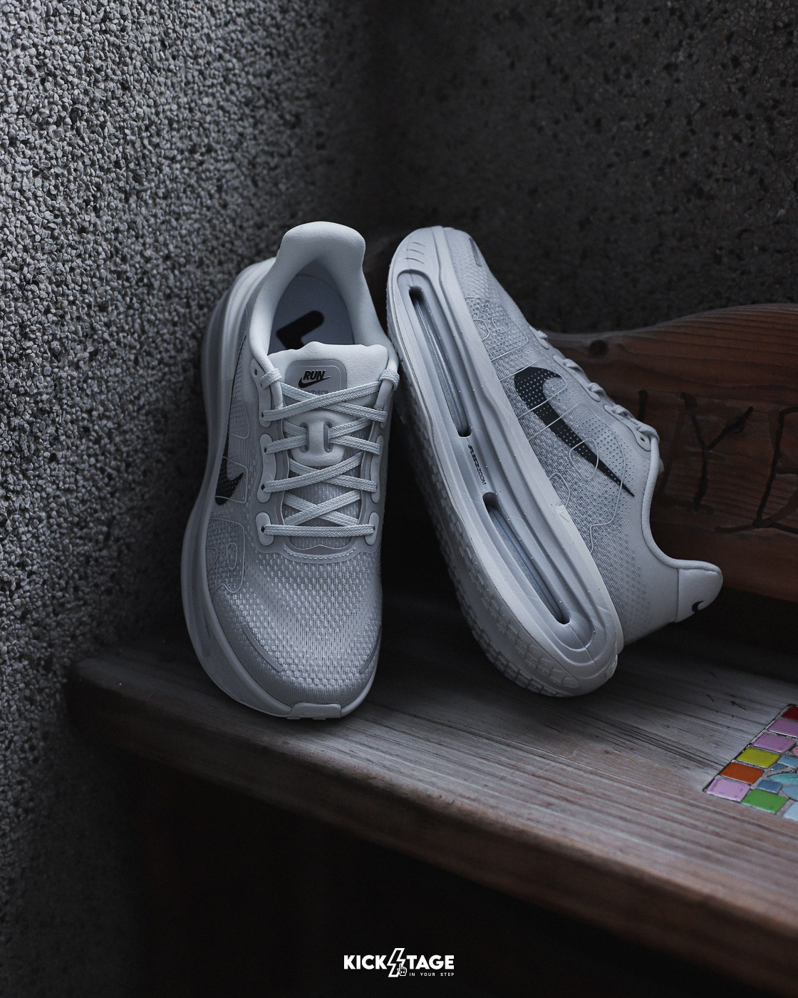 男鞋 NIKE VOMERO PREMIUM 白霧灰 氣墊 緩震 透氣 慢跑 運動鞋【HQ2050-104】