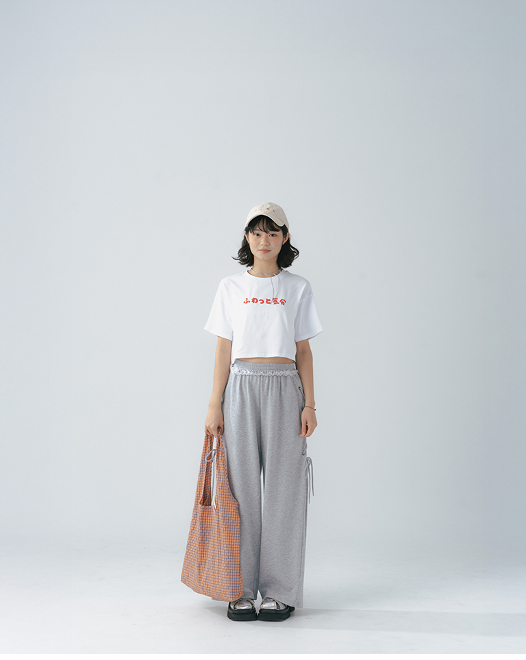 3D bubble print short-sleeved top with Japanese lettering, available in three colors.【01190423】in stock+pre-order