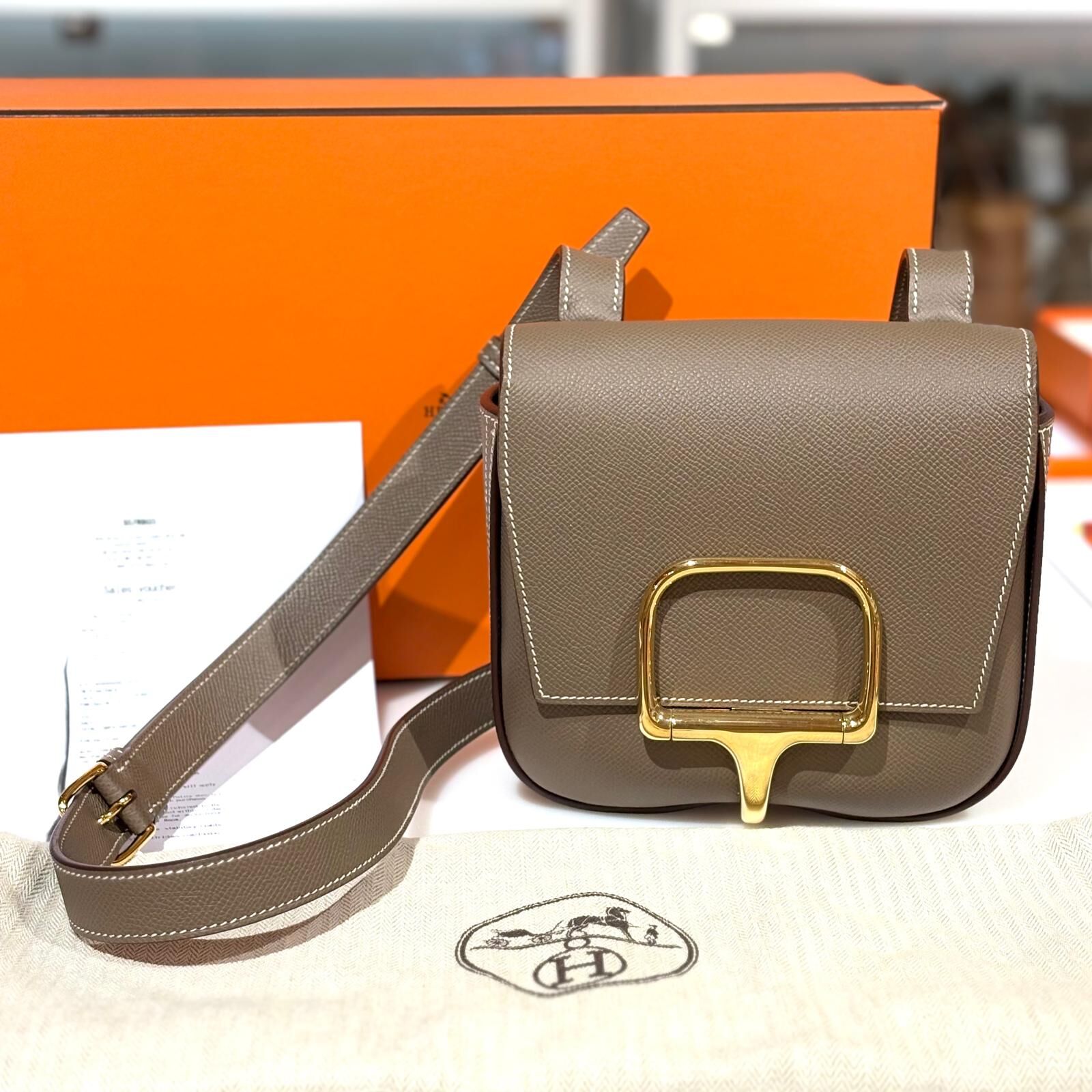 DISPLAY!!! 未使用品!!! HERMES DELLA MINI B刻 大象灰金扣 EPSOM皮 #Cavalleria Mini #屁股包 #香榭站正品