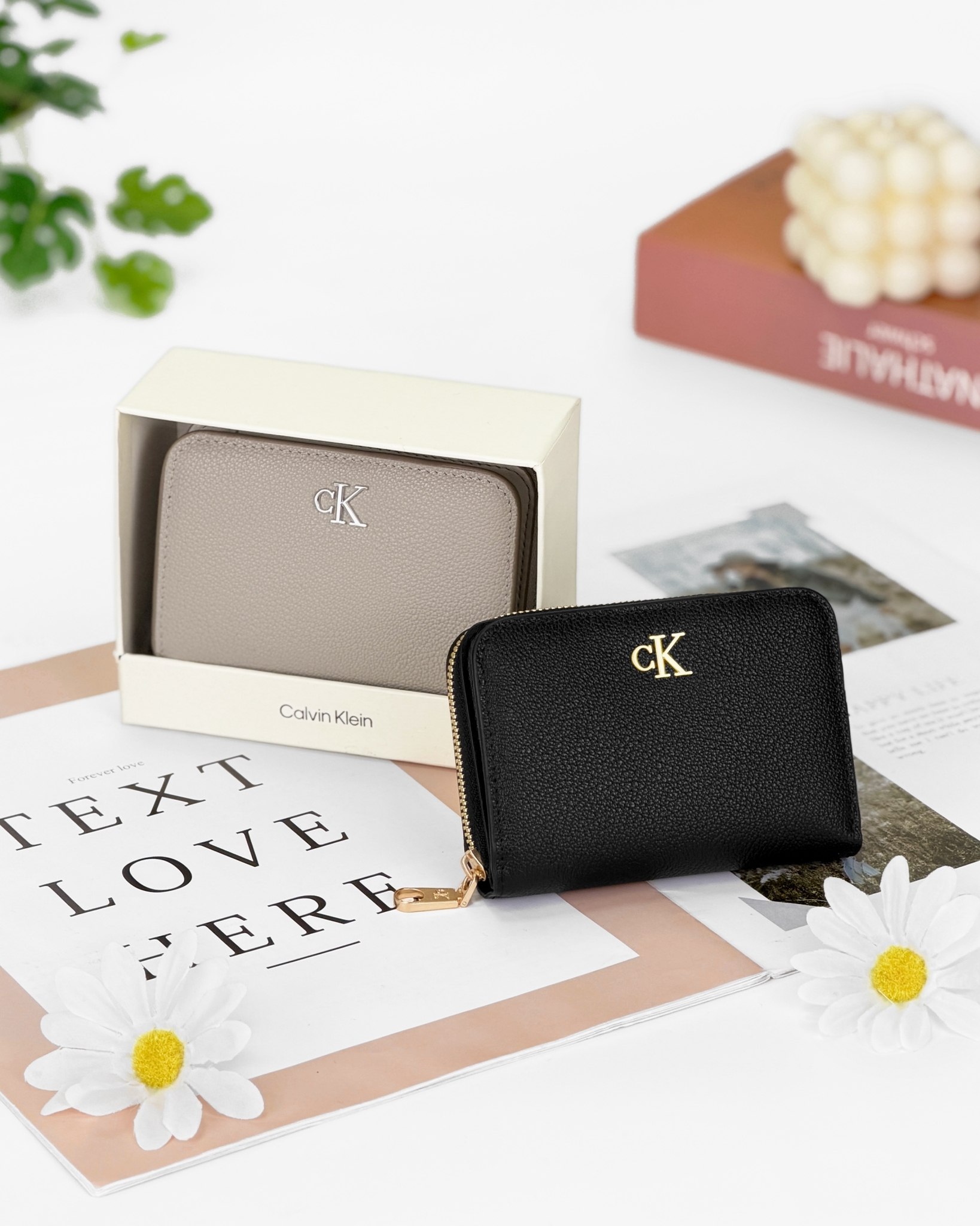 Calvin Klein CK 立體金屬字母 荔枝紋 短夾