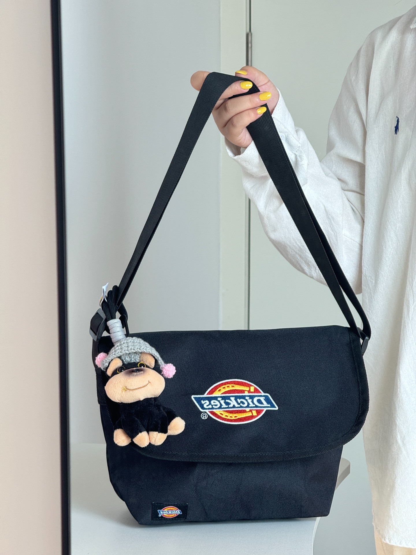 代購-Dickies 經典Logo 工裝百搭 大容量 單肩包 斜挎包 男女同款 卡其/黑色
