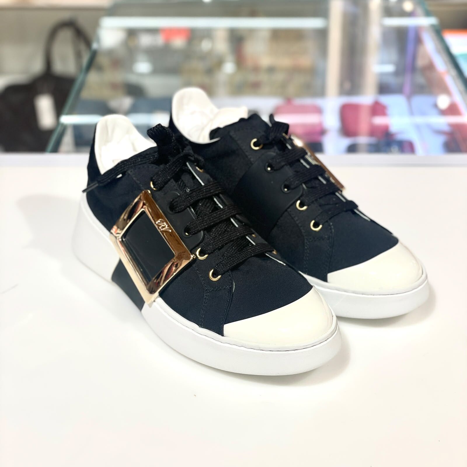 限時3.5折🔥全新ROGER VIVER VIV' SKATE 36碼 金屬方扣黑色皮革休閒鞋 #BRAND NEW #香榭站正品