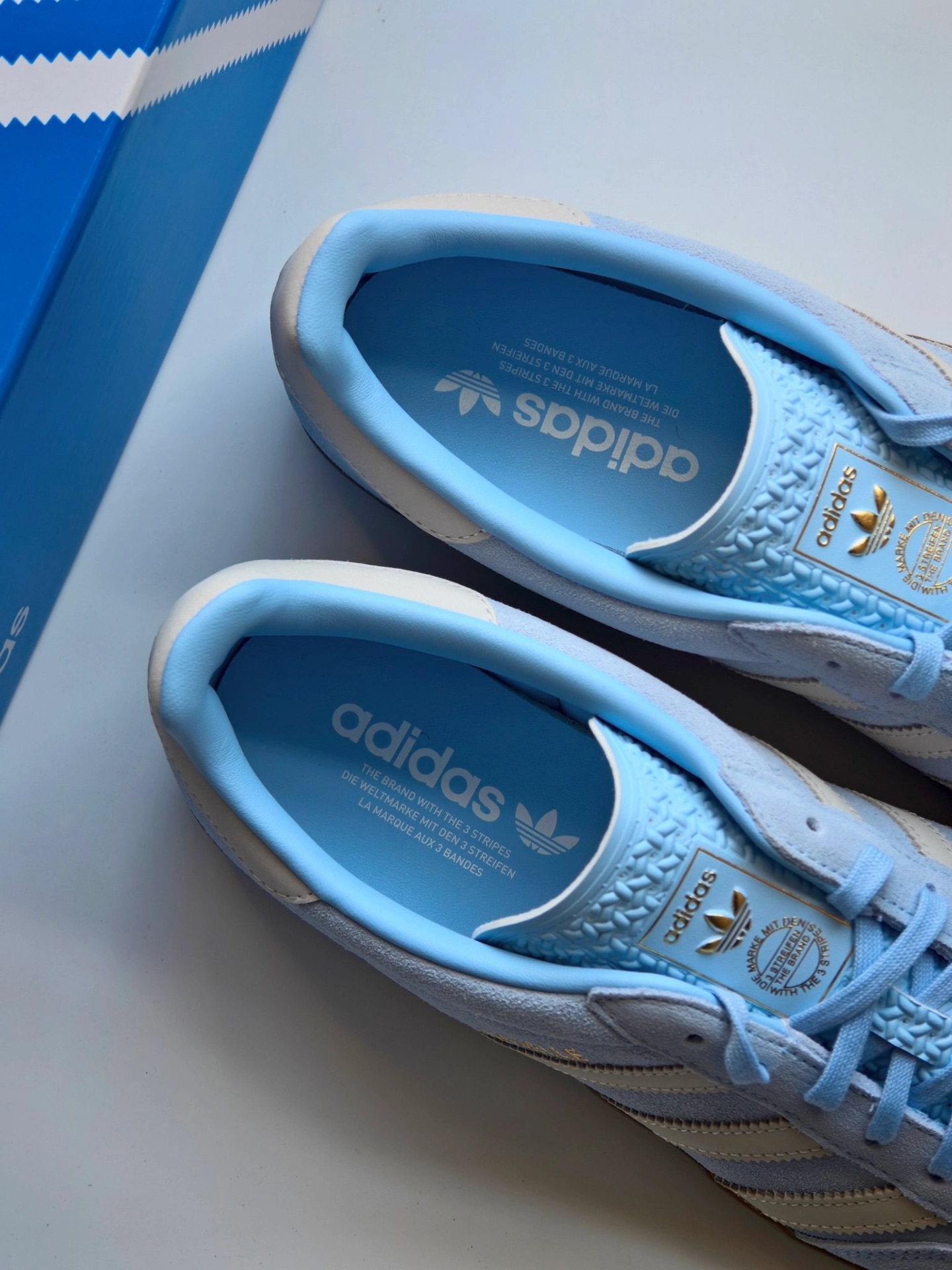 代購-Adidas Originals GAZELLE 休閒鞋 女款 藍白 JI2717