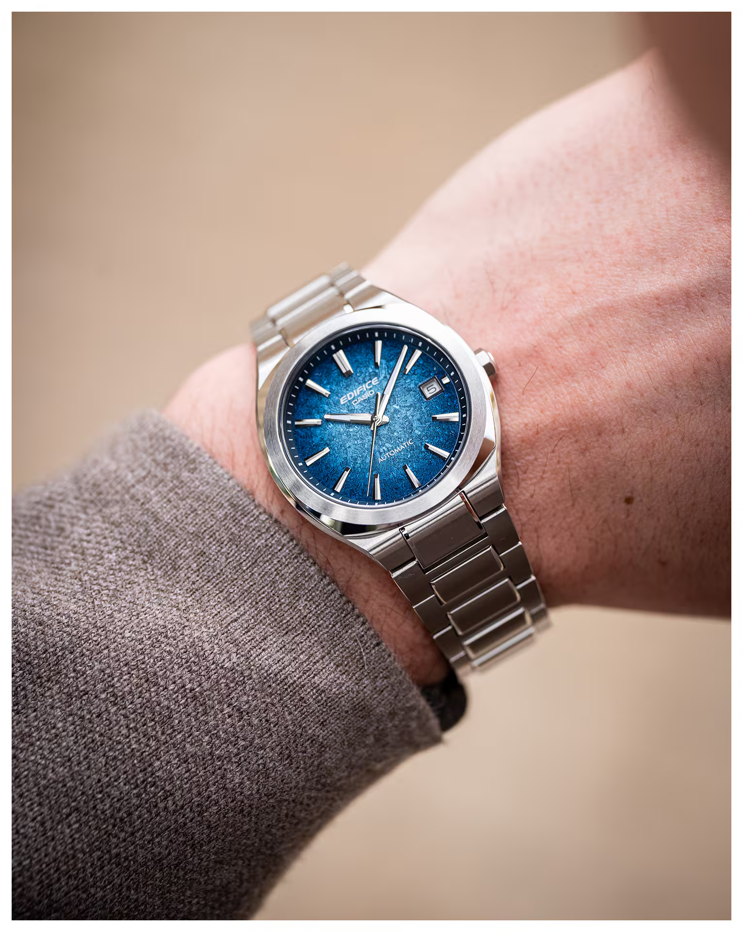 萬年鐘錶 - CASIO EDIFICE 系列 賽車系列鍛造碳面盤大三針機械男錶 EFK-200D-2A 錶徑 : 38.8MM