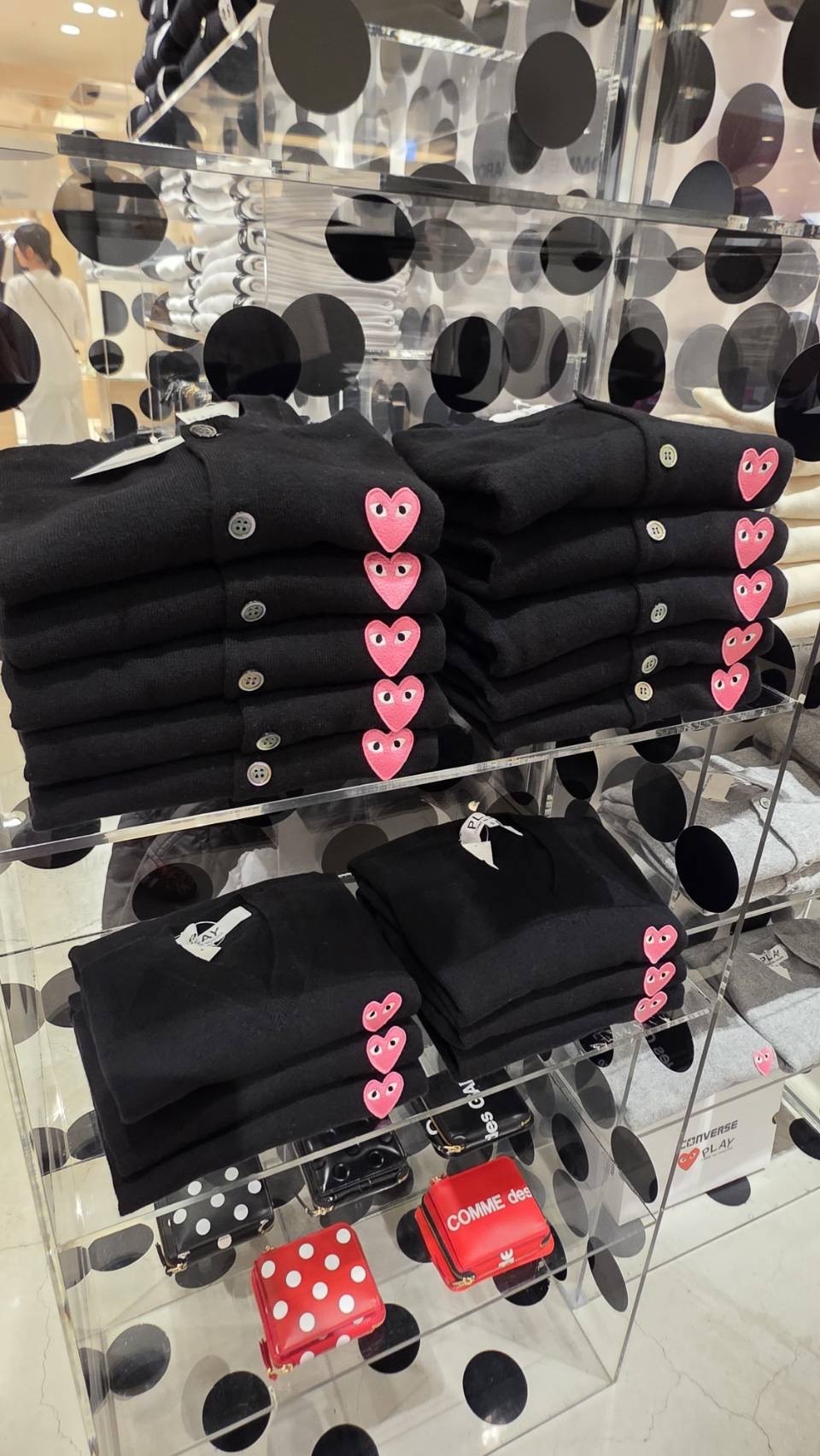 PLAY CDG Polyester V領 粉紅愛心繡標Top Worsted Yarn Lambswool Jersey V-neck Cardigan with Pink Emblem